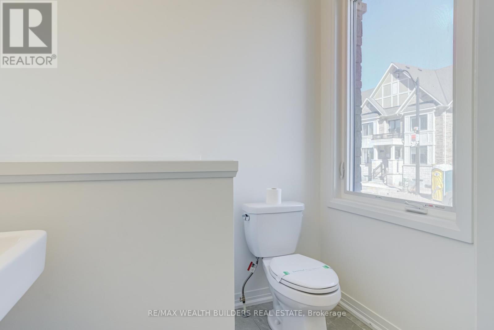 1 Kings Hill Drive, Brampton, Ontario  L7A 0B8 - Photo 14 - W12436935