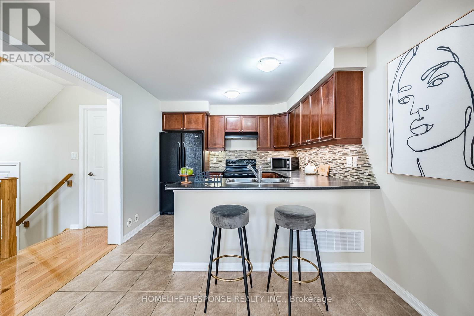 941 Hasselfeldt Heights, Milton (Co Coates), Ontario  L9T 0M5 - Photo 5 - W12468004