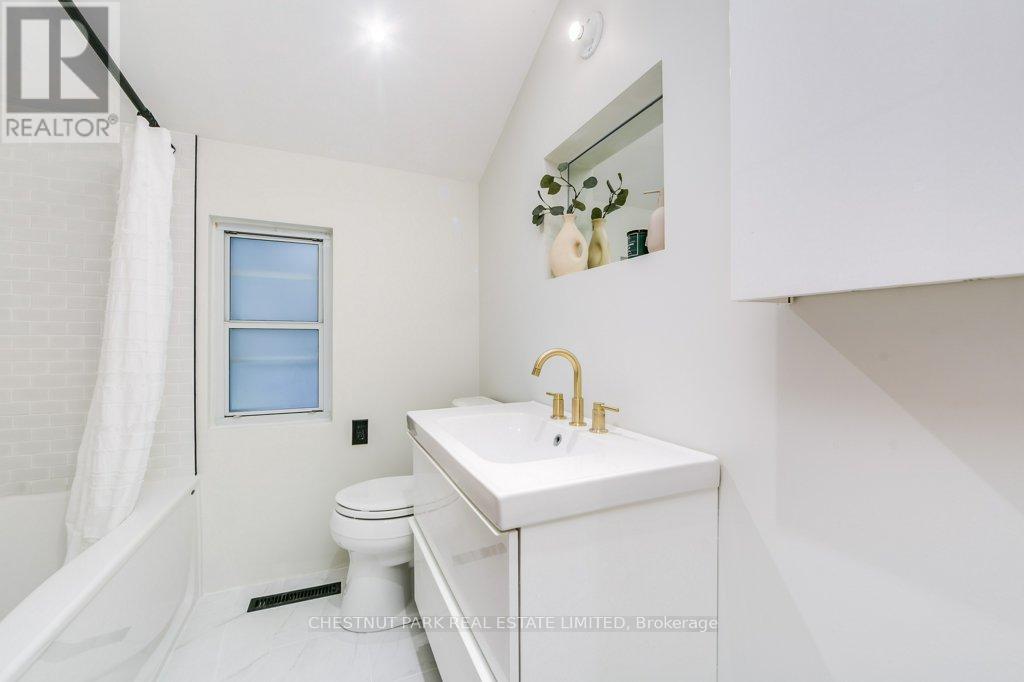 44 Brookridge Drive, Toronto, Ontario  M1P 3M5 - Photo 18 - E12491016