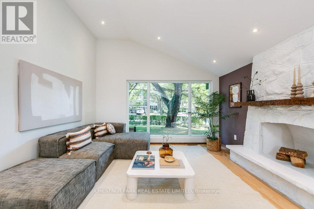 44 Brookridge Drive, Toronto, Ontario  M1P 3M5 - Photo 3 - E12491016