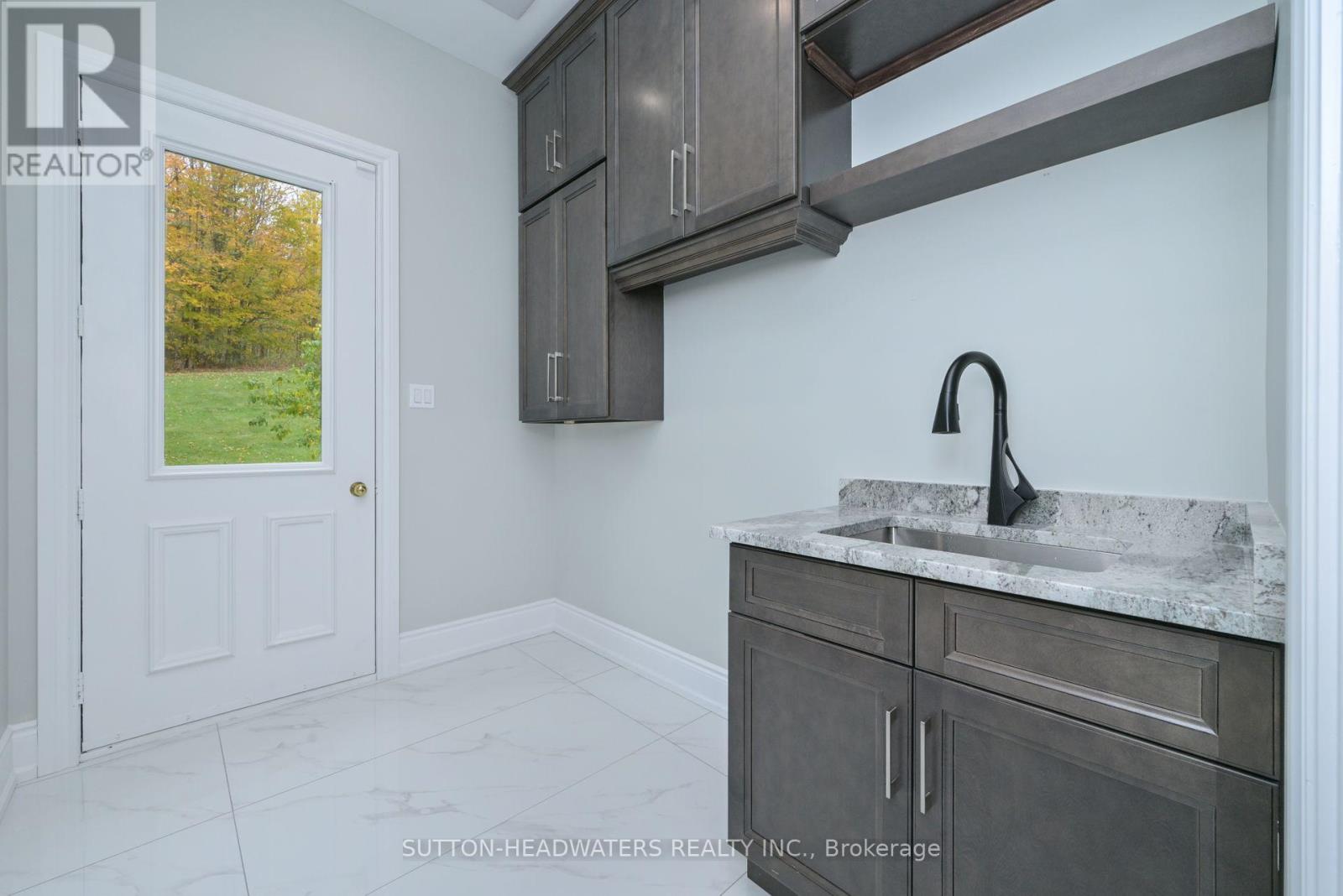 12 Flaherty Lane, Caledon, Ontario  L7K 2P3 - Photo 15 - W12471042