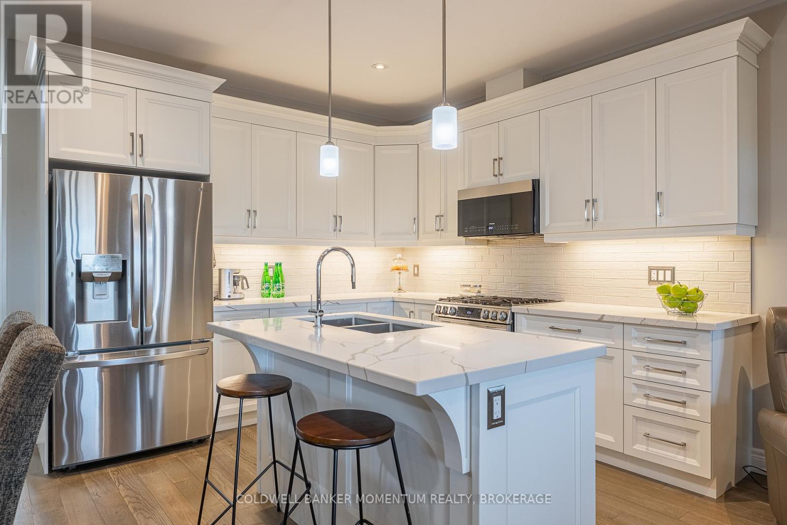 11 Christina Lane, West Lincoln, Ontario  L0R 2A0 - Photo 12 - X12491356