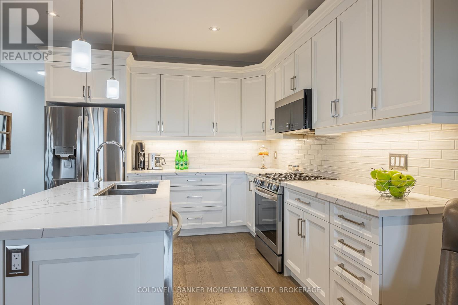 11 Christina Lane, West Lincoln, Ontario  L0R 2A0 - Photo 13 - X12491356