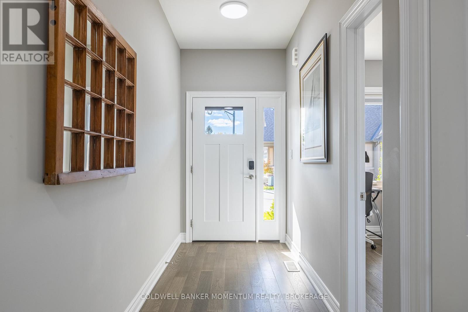 11 Christina Lane, West Lincoln, Ontario  L0R 2A0 - Photo 2 - X12491356