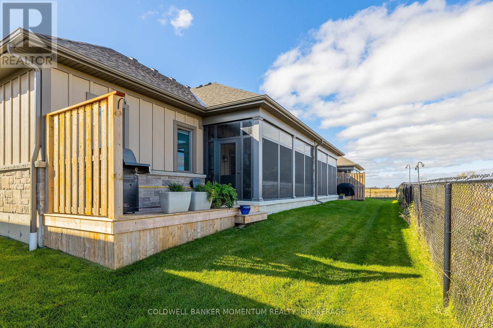 11 Christina Lane, West Lincoln, Ontario  L0R 2A0 - Photo 30 - X12491356