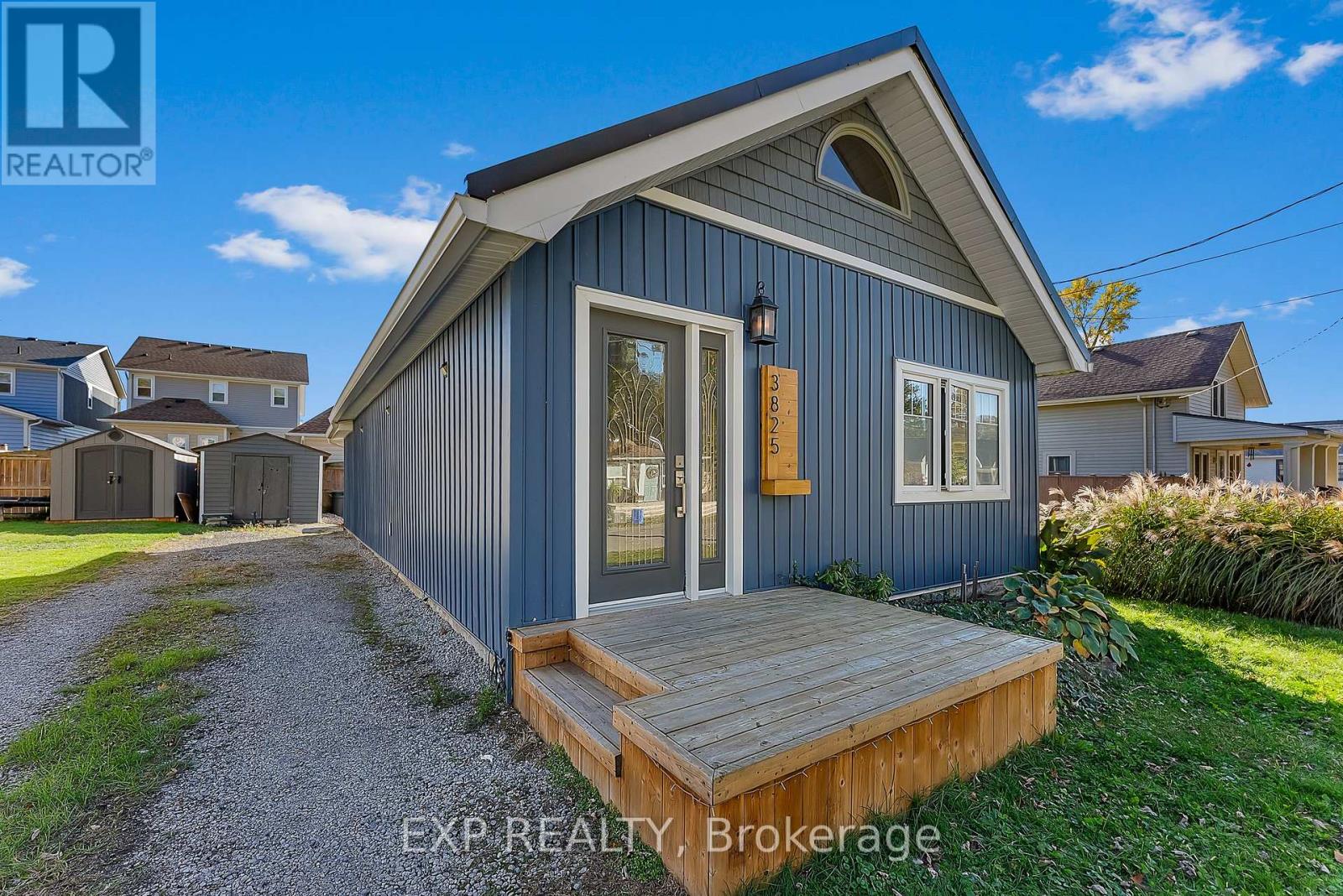 3825 Graeber Avenue, Fort Erie (Crystal Beach), Ontario  L0S 1B0 - Photo 3 - X12491392