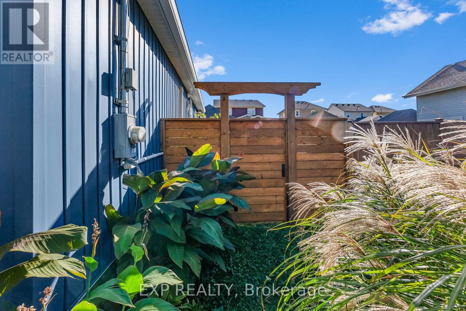 3825 Graeber Avenue, Fort Erie (Crystal Beach), Ontario  L0S 1B0 - Photo 5 - X12491392