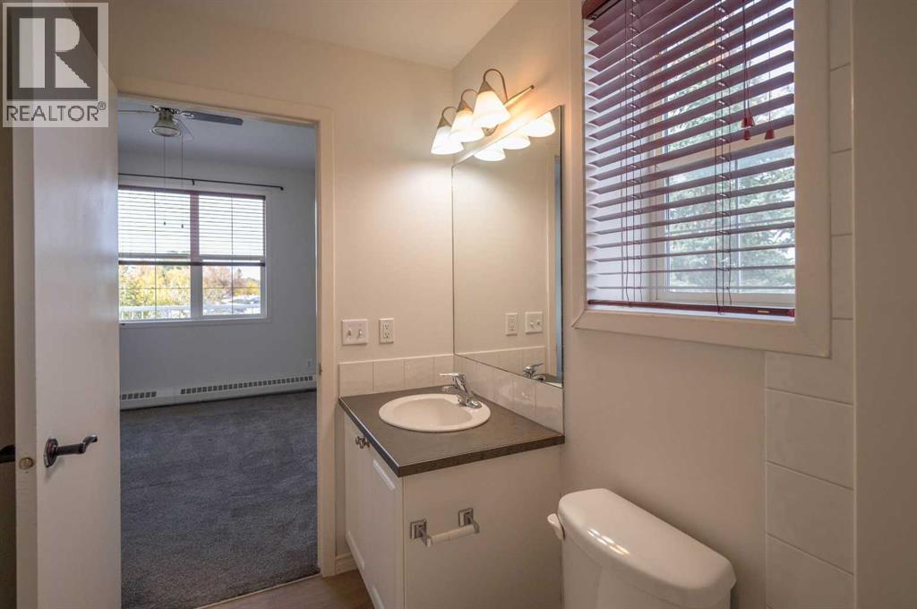 310, 1000 Applevillage Court Se, Calgary, Alberta  T2A 7Z4 - Photo 15 - A2262965