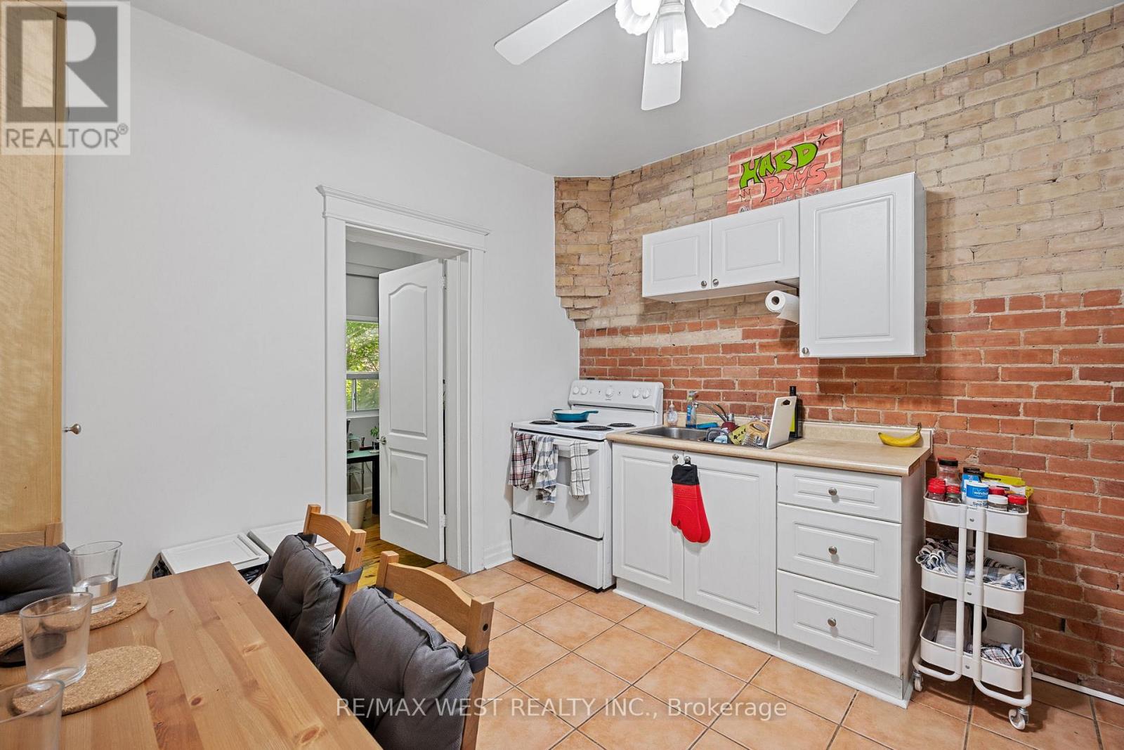 935 Bathurst Street, Toronto, Ontario  M5R 3G4 - Photo 11 - C12486768