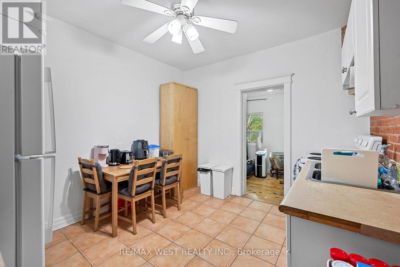 935 Bathurst Street, Toronto, Ontario  M5R 3G4 - Photo 10 - C12486768