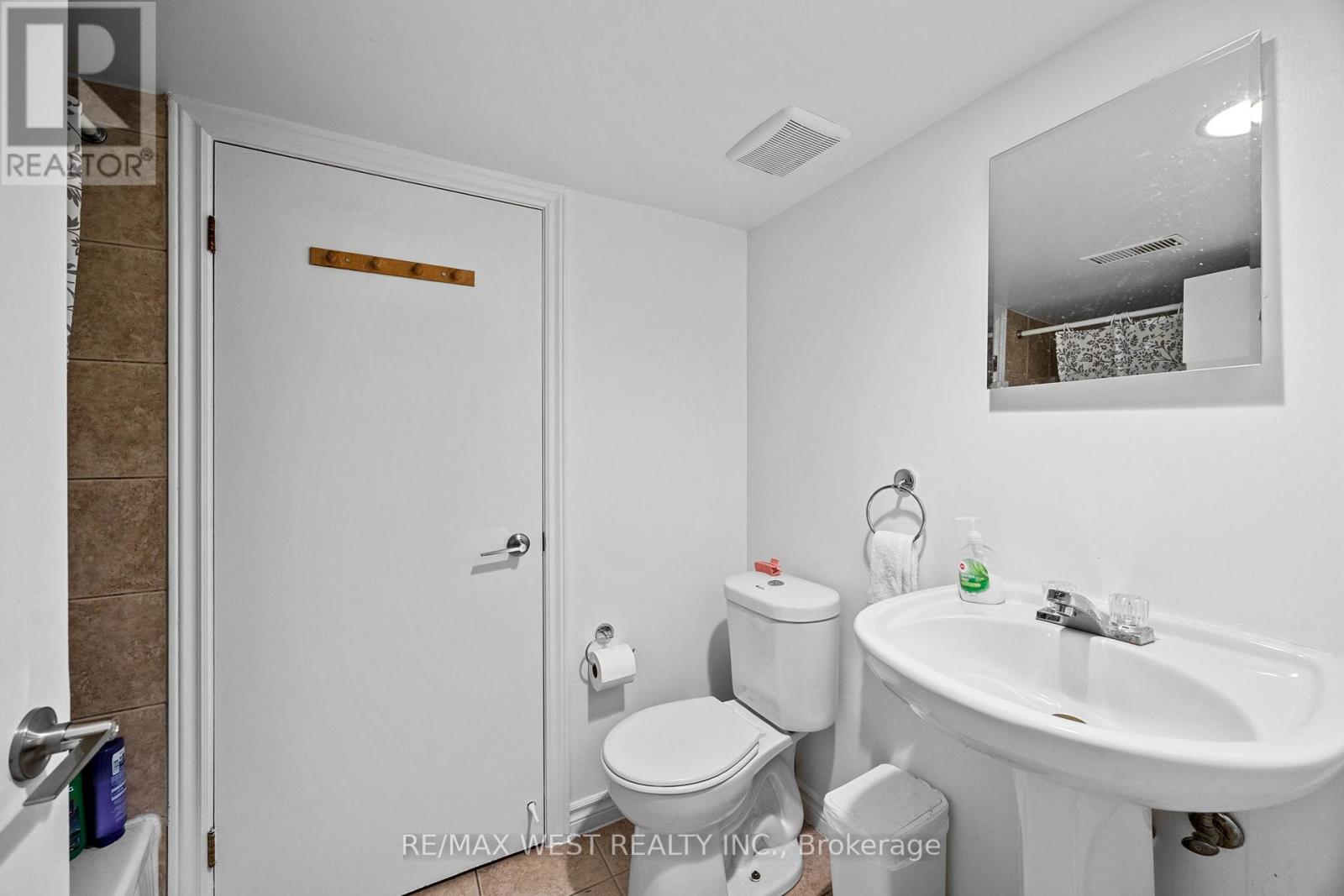 935 Bathurst Street, Toronto, Ontario  M5R 3G4 - Photo 19 - C12486768