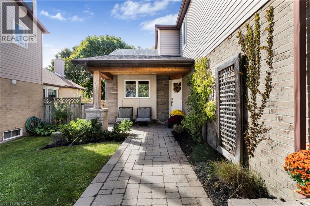 1122 Glenridge Drive, Oakville, Ontario  L6M 2K7 - Photo 3 - 40779411