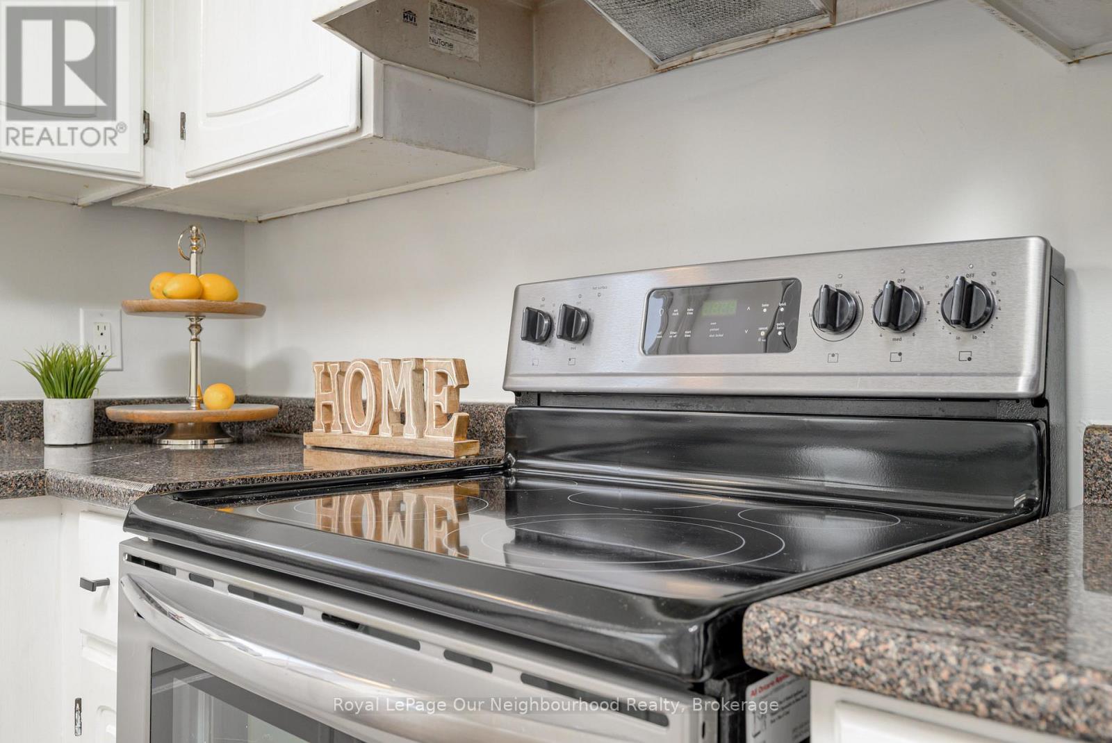 1306 Valley Drive, Oshawa, Ontario  L1J 7J7 - Photo 14 - E12491232