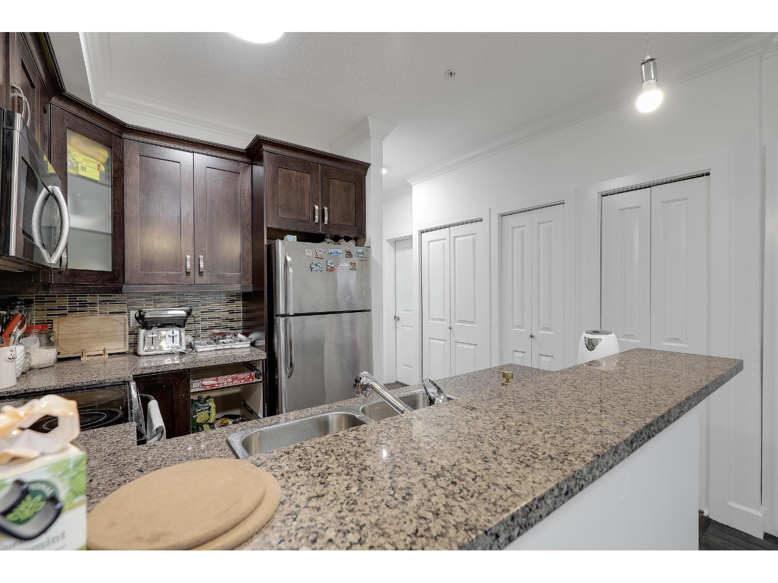 204 13897 Fraser Highway, Surrey, British Columbia  V3T 0G8 - Photo 9 - R3063251