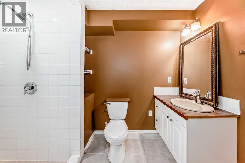 246 Berwick Drive Nw, Calgary, Alberta  T3K 1P5 - Photo 18 - A2254102