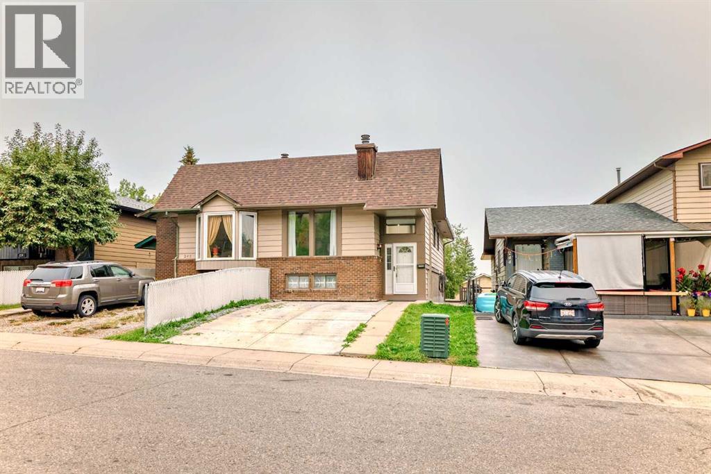 246 Berwick Drive Nw, Calgary, Alberta  T3K 1P5 - Photo 41 - A2254102