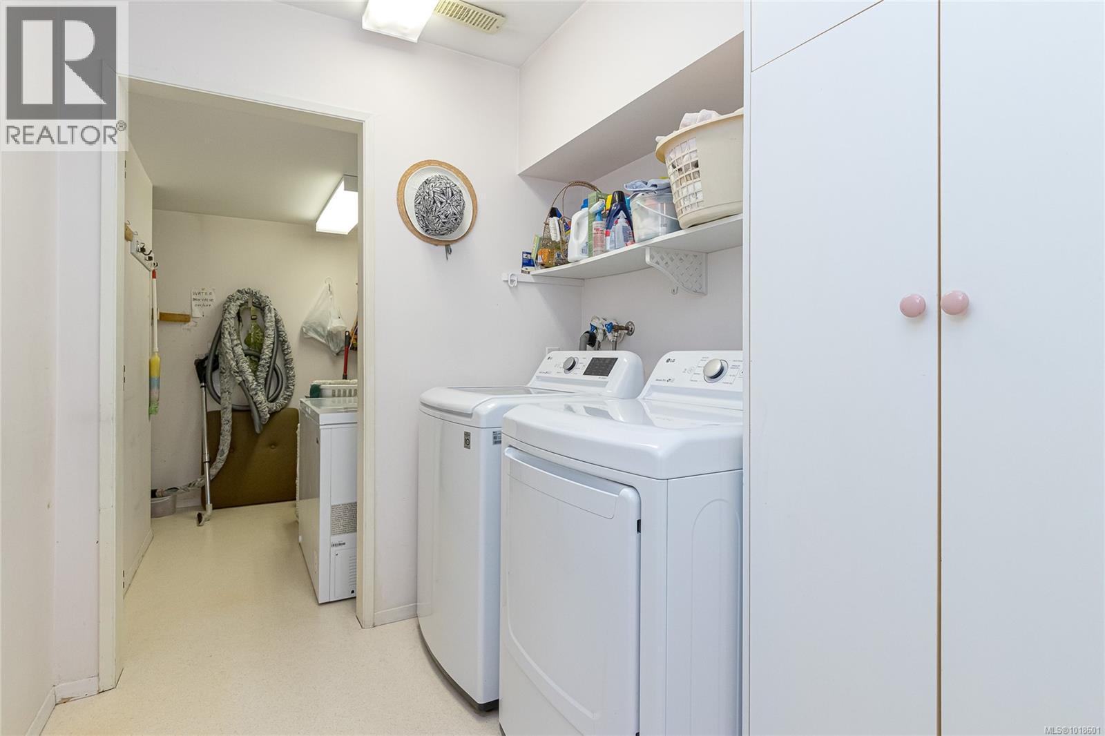 3713 Pointer Pl, Saanich, British Columbia  V8P 5S3 - Photo 45 - 1018601