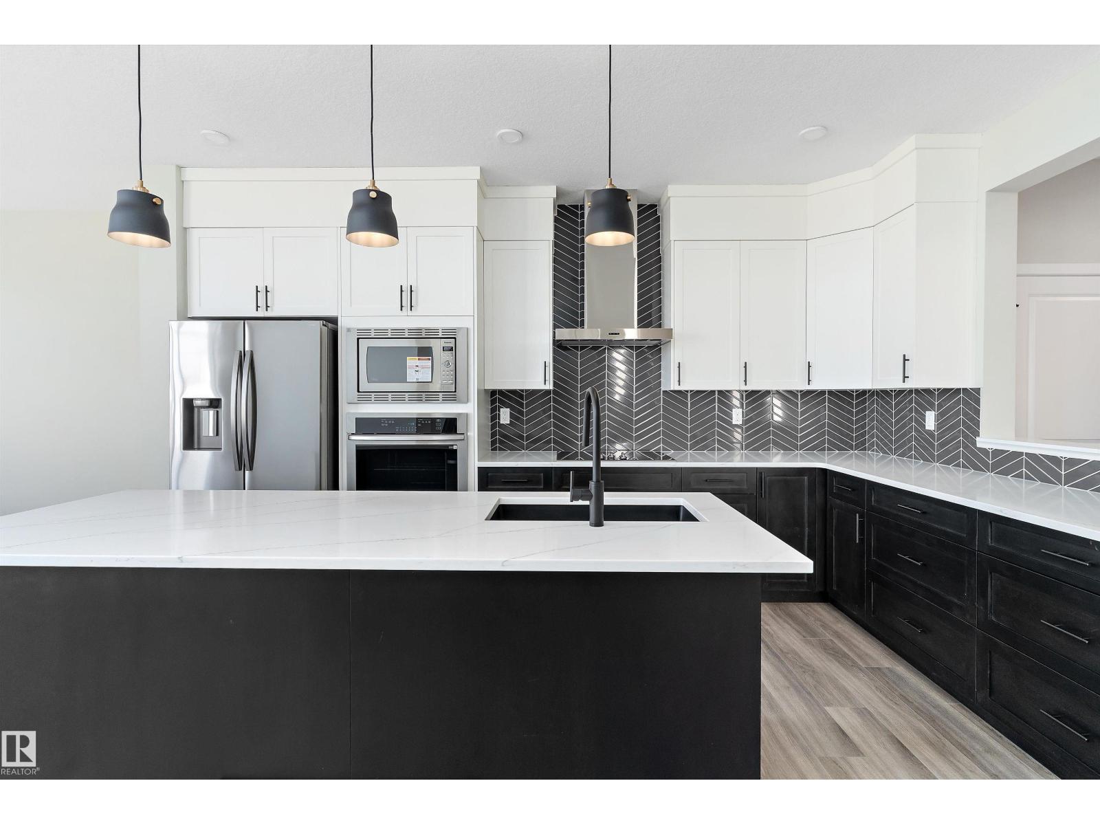 4777 Kinney Rd Sw, Edmonton, Alberta  T6W 5G4 - Photo 2 - E4463120