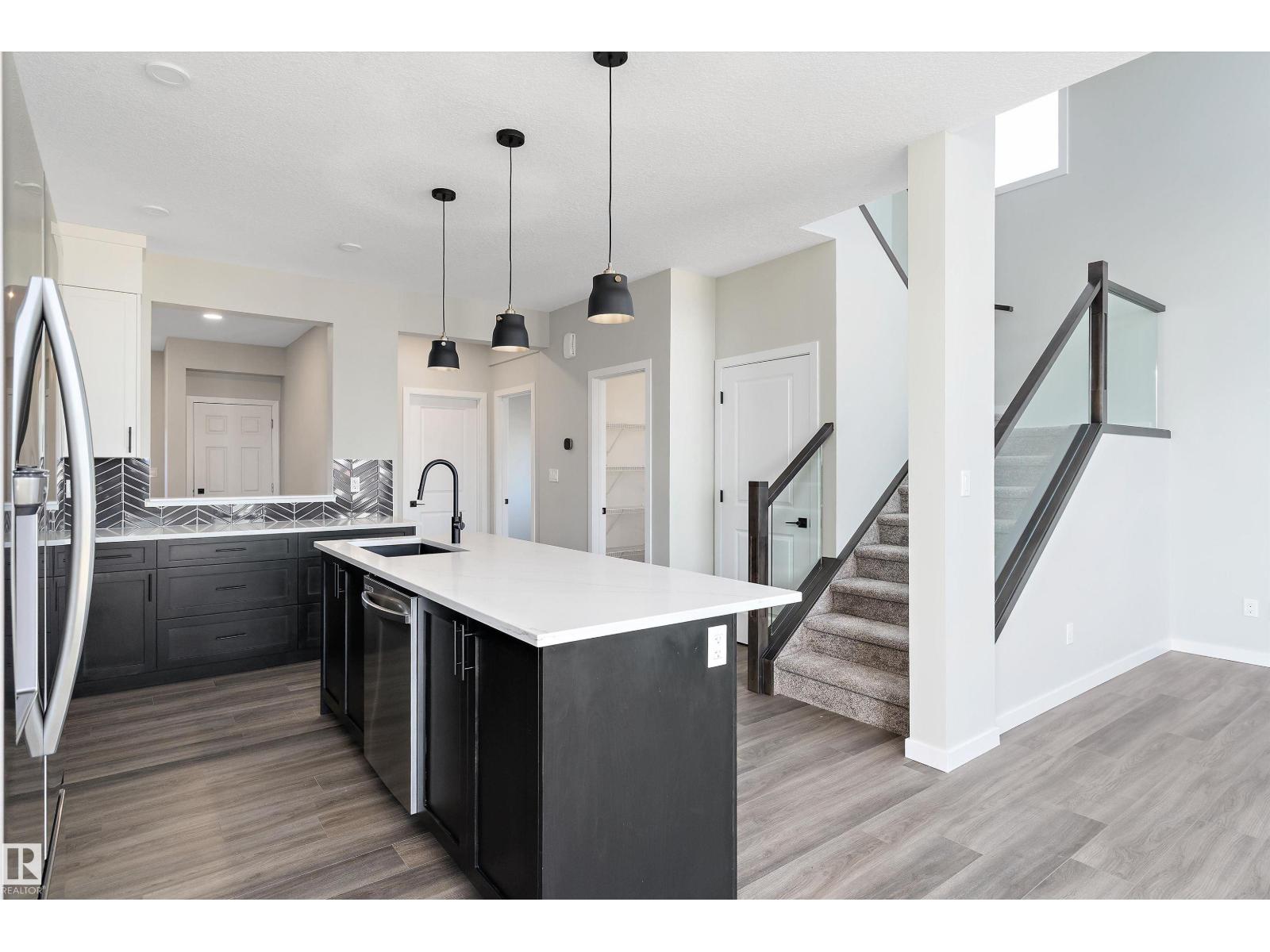 4777 Kinney Rd Sw, Edmonton, Alberta  T6W 5G4 - Photo 4 - E4463120