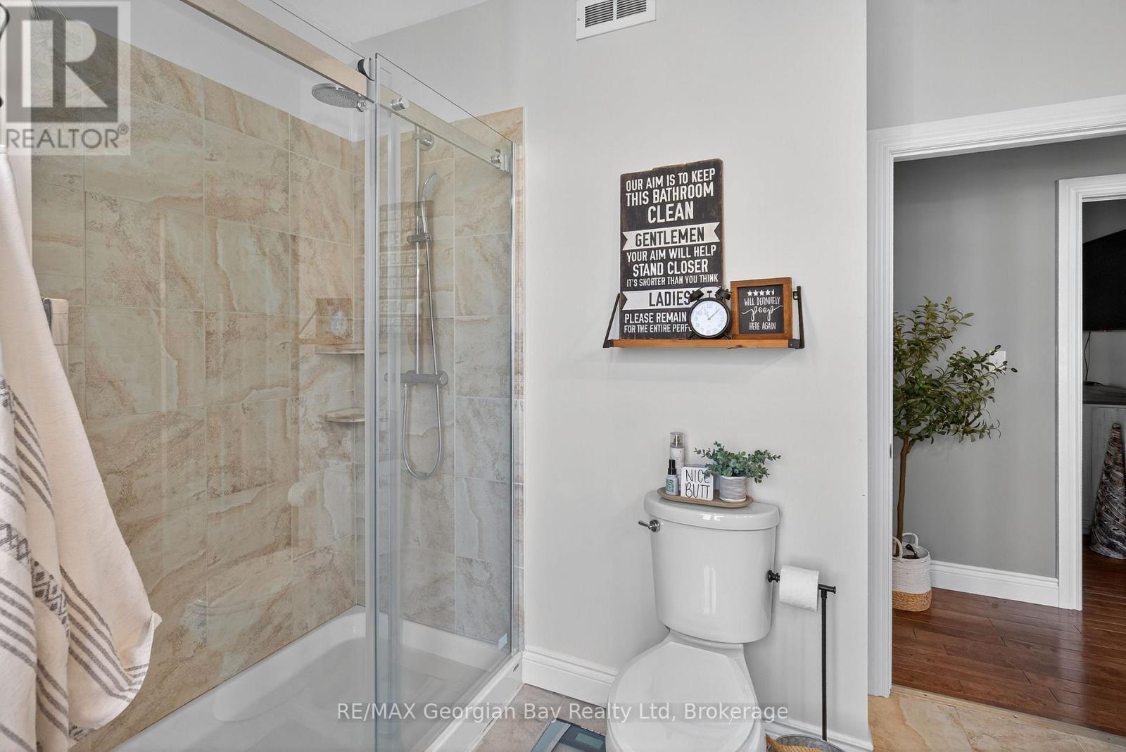 64 Broad Street, Penetanguishene, Ontario  L9M 1G4 - Photo 16 - S12491394