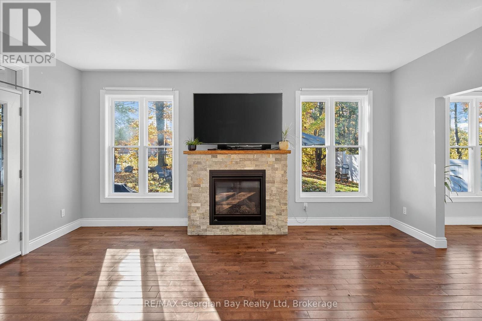 64 Broad Street, Penetanguishene, Ontario  L9M 1G4 - Photo 20 - S12491394