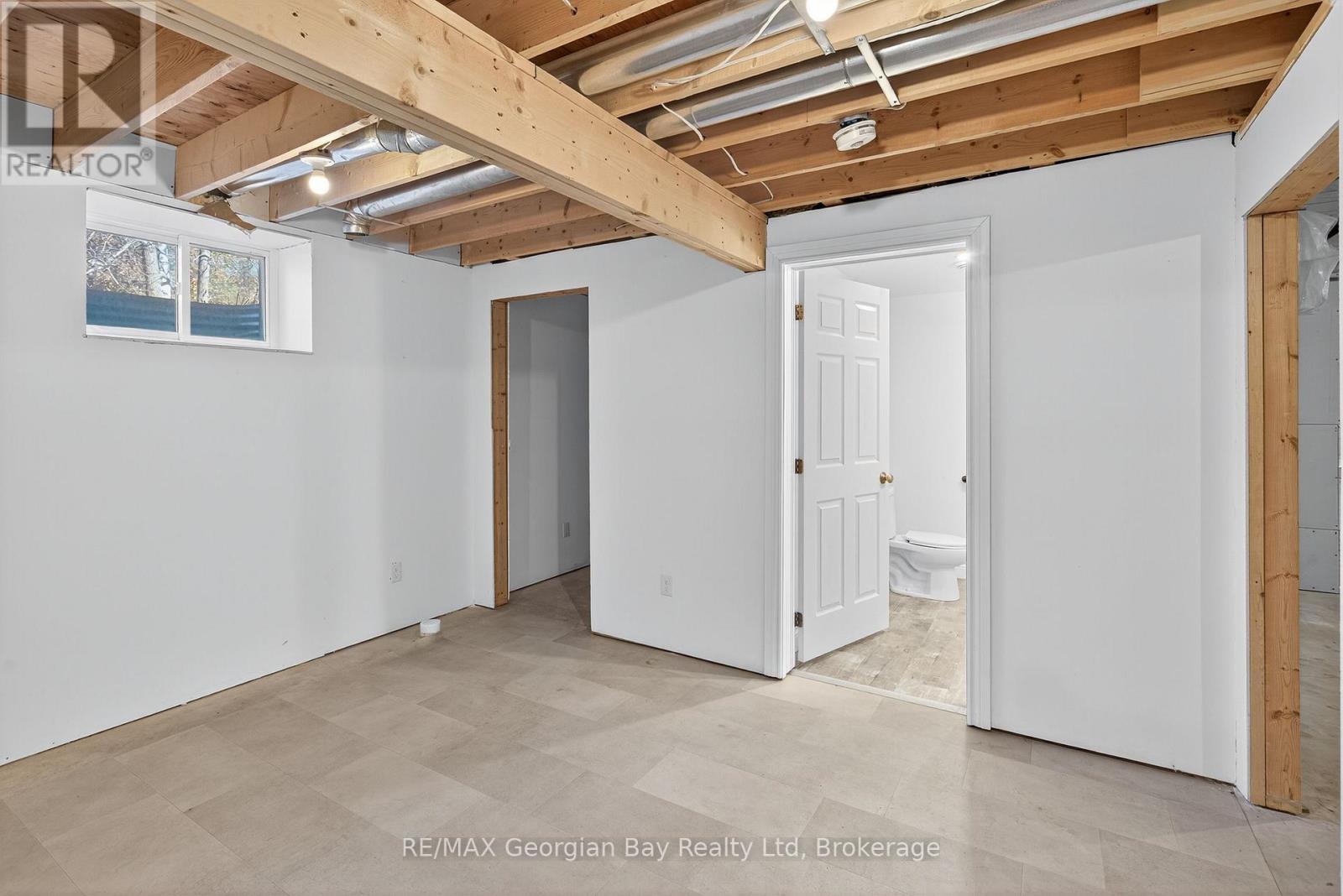 64 Broad Street, Penetanguishene, Ontario  L9M 1G4 - Photo 24 - S12491394