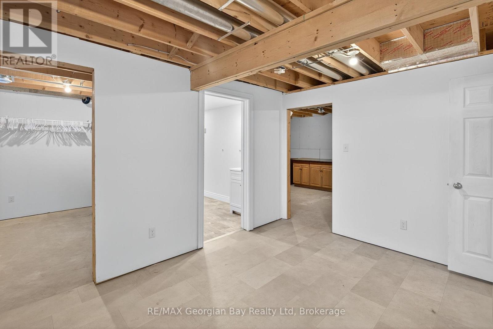 64 Broad Street, Penetanguishene, Ontario  L9M 1G4 - Photo 25 - S12491394