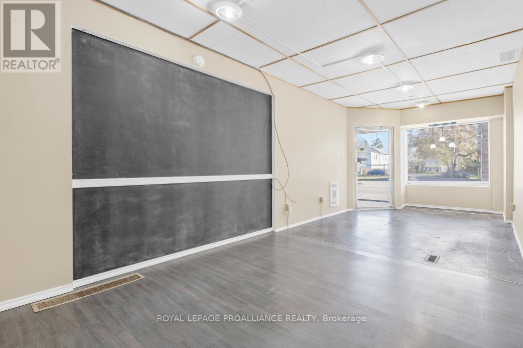 208 Victoria Street N, Tweed, Ontario K0K 3J0 - Photo 11 - X12491230