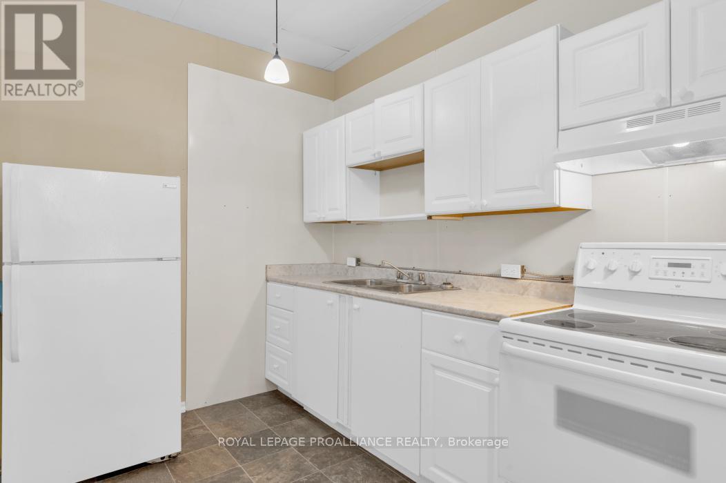 208 Victoria Street N, Tweed, Ontario K0K 3J0 - Photo 14 - X12491230