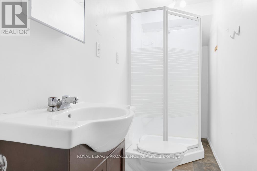 208 Victoria Street N, Tweed, Ontario K0K 3J0 - Photo 17 - X12491230