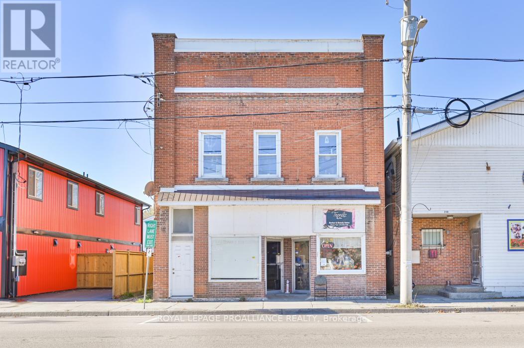 208 Victoria Street N, Tweed, Ontario K0K 3J0 - Photo 2 - X12491230