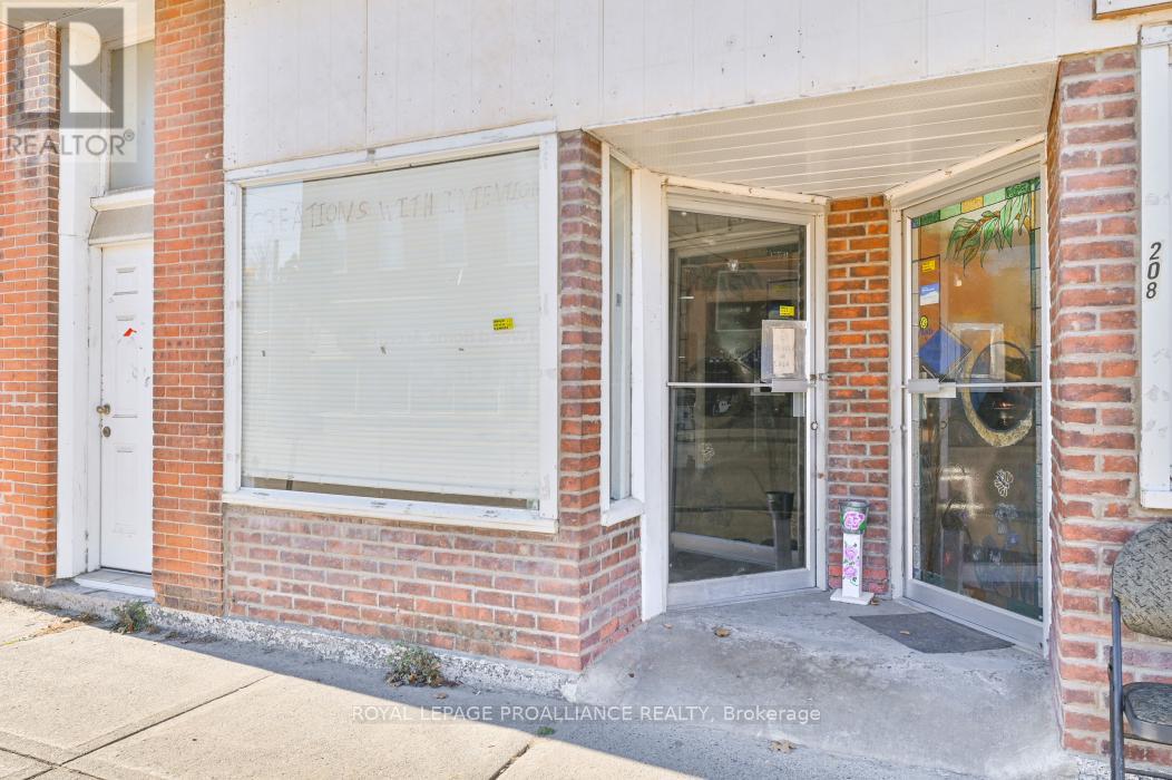 208 Victoria Street N, Tweed, Ontario K0K 3J0 - Photo 5 - X12491230