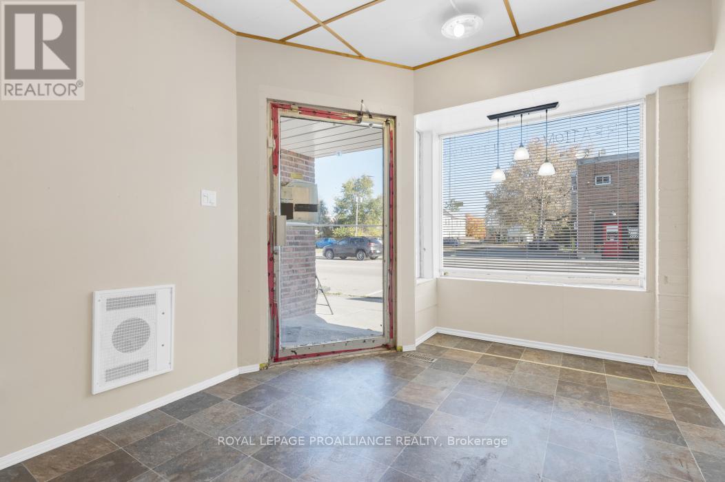 208 Victoria Street N, Tweed, Ontario K0K 3J0 - Photo 7 - X12491230