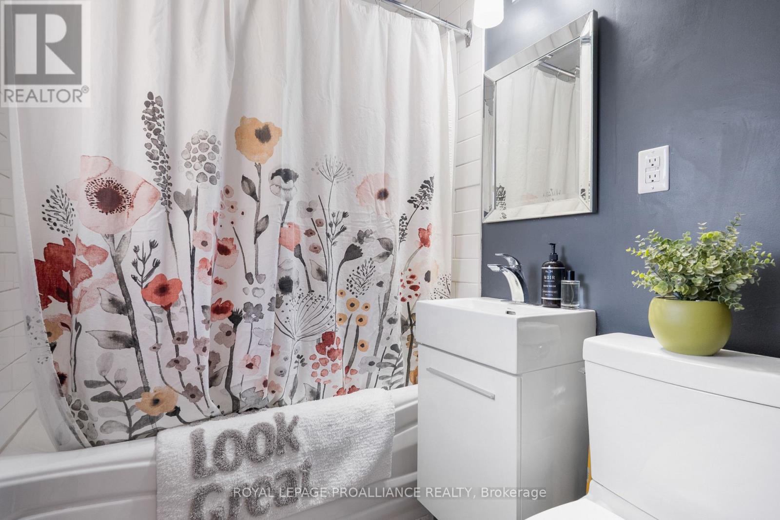 11 Fifth Street, Belleville, Ontario  K8N 4S2 - Photo 13 - X12491274