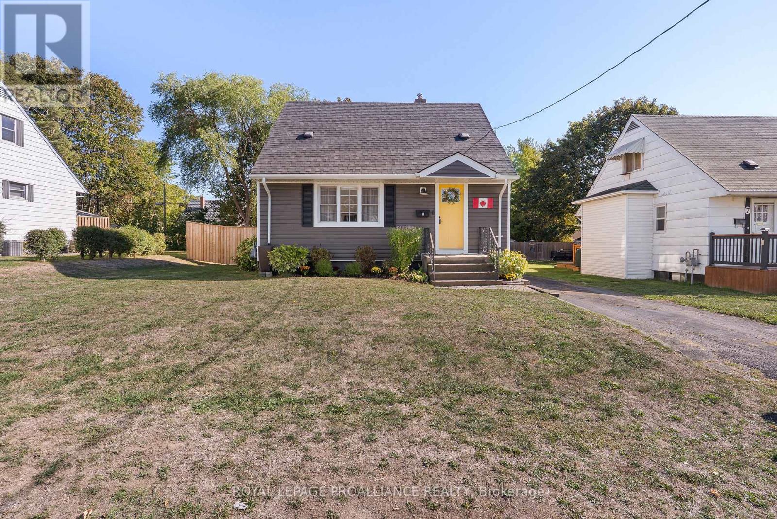 11 Fifth Street, Belleville, Ontario  K8N 4S2 - Photo 3 - X12491274