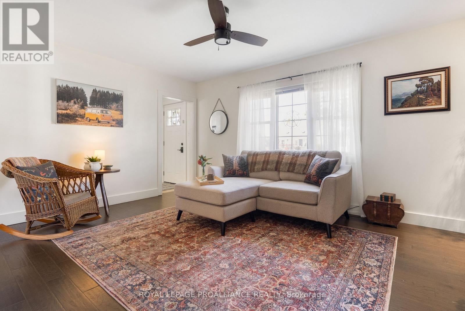 11 Fifth Street, Belleville, Ontario  K8N 4S2 - Photo 9 - X12491274