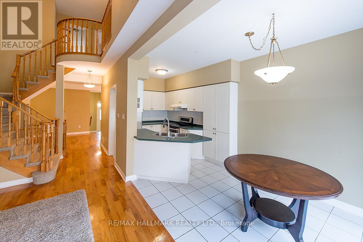 26 Thornbush Court, Richmond Hill, Ontario  L4S 1Z7 - Photo 10 - N12490906