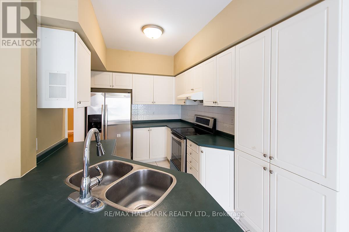 26 Thornbush Court, Richmond Hill, Ontario  L4S 1Z7 - Photo 12 - N12490906