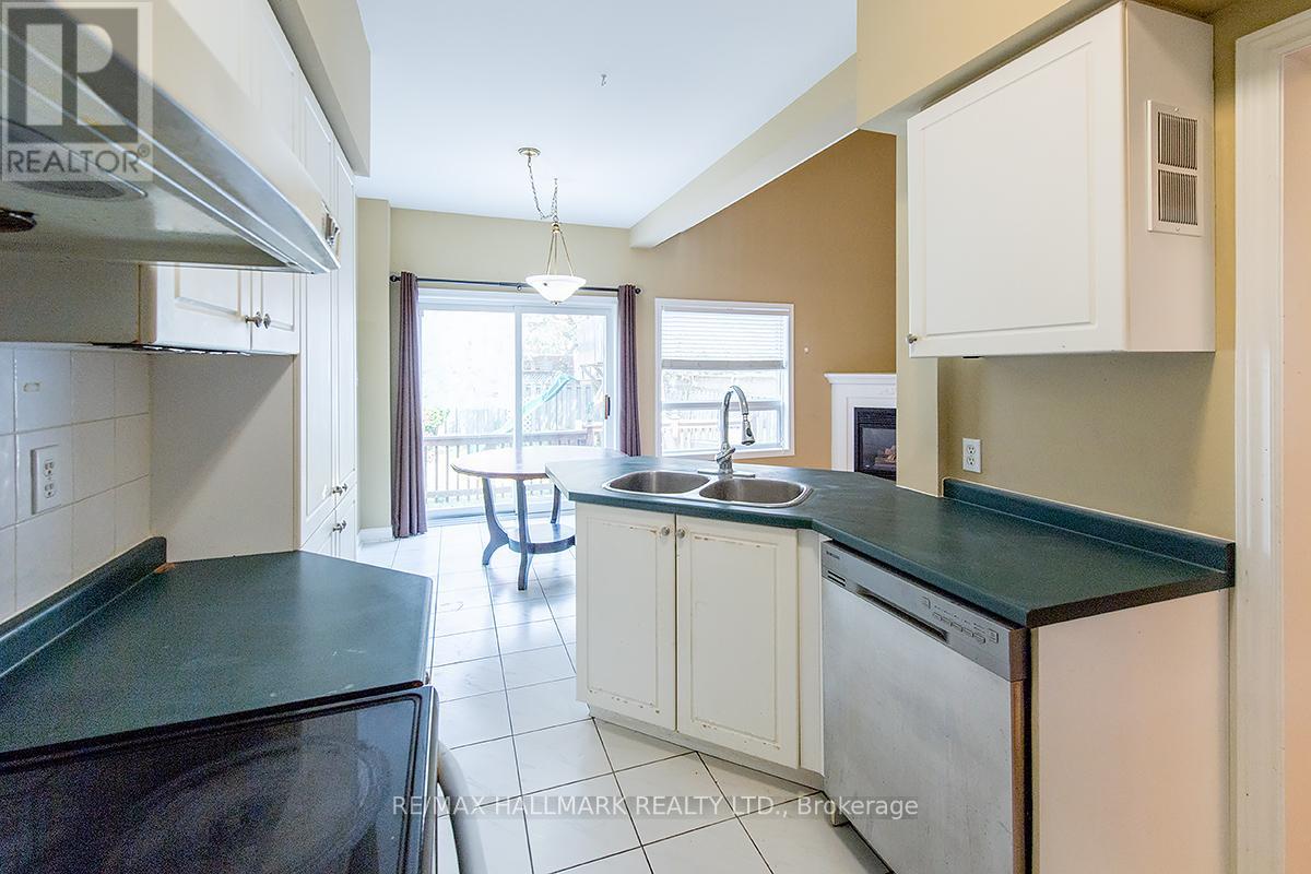 26 Thornbush Court, Richmond Hill, Ontario  L4S 1Z7 - Photo 14 - N12490906