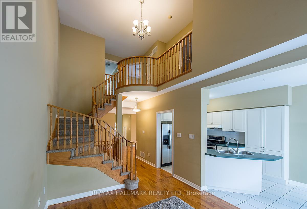 26 Thornbush Court, Richmond Hill, Ontario  L4S 1Z7 - Photo 9 - N12490906