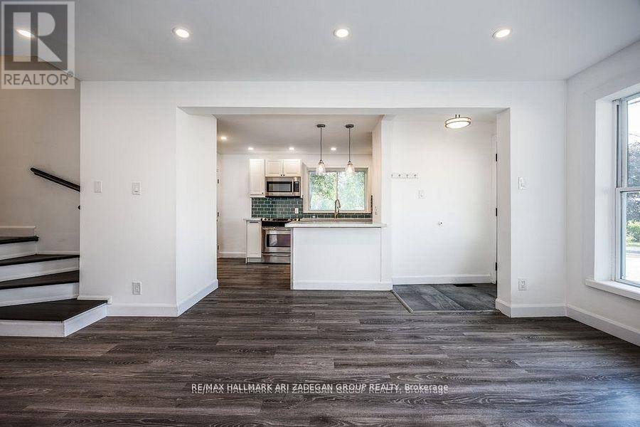 Main Fl - 47 Newbury Drive, Newmarket, Ontario  L3Y 4P9 - Photo 5 - N12490932