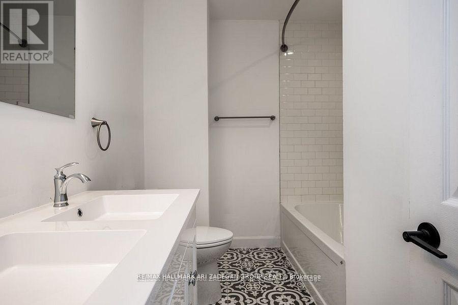 Main Fl - 47 Newbury Drive, Newmarket, Ontario  L3Y 4P9 - Photo 8 - N12490932