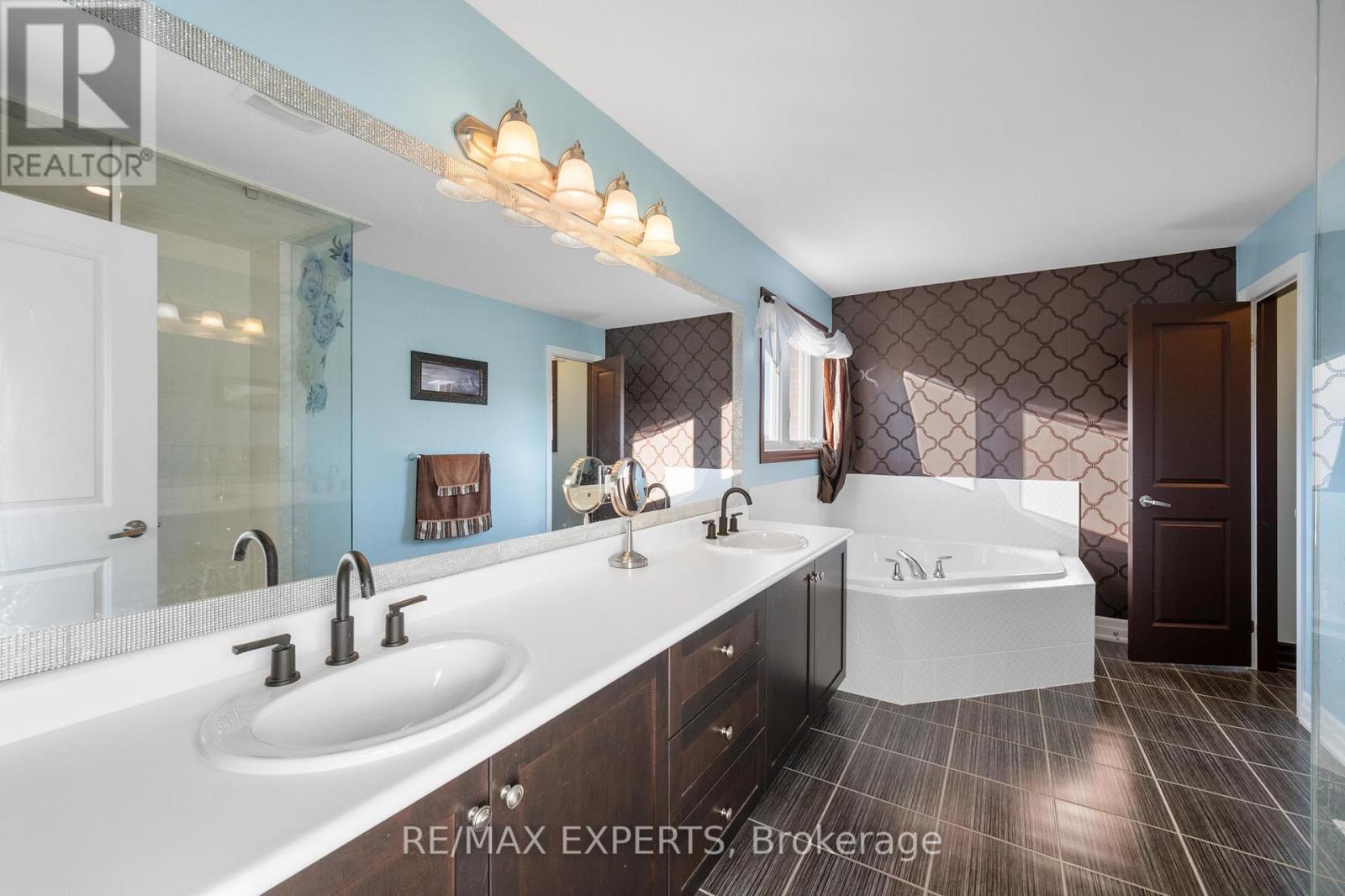 50 Lilly Valley Crescent, King (King City), Ontario  L7B 0B5 - Photo 29 - N12490950