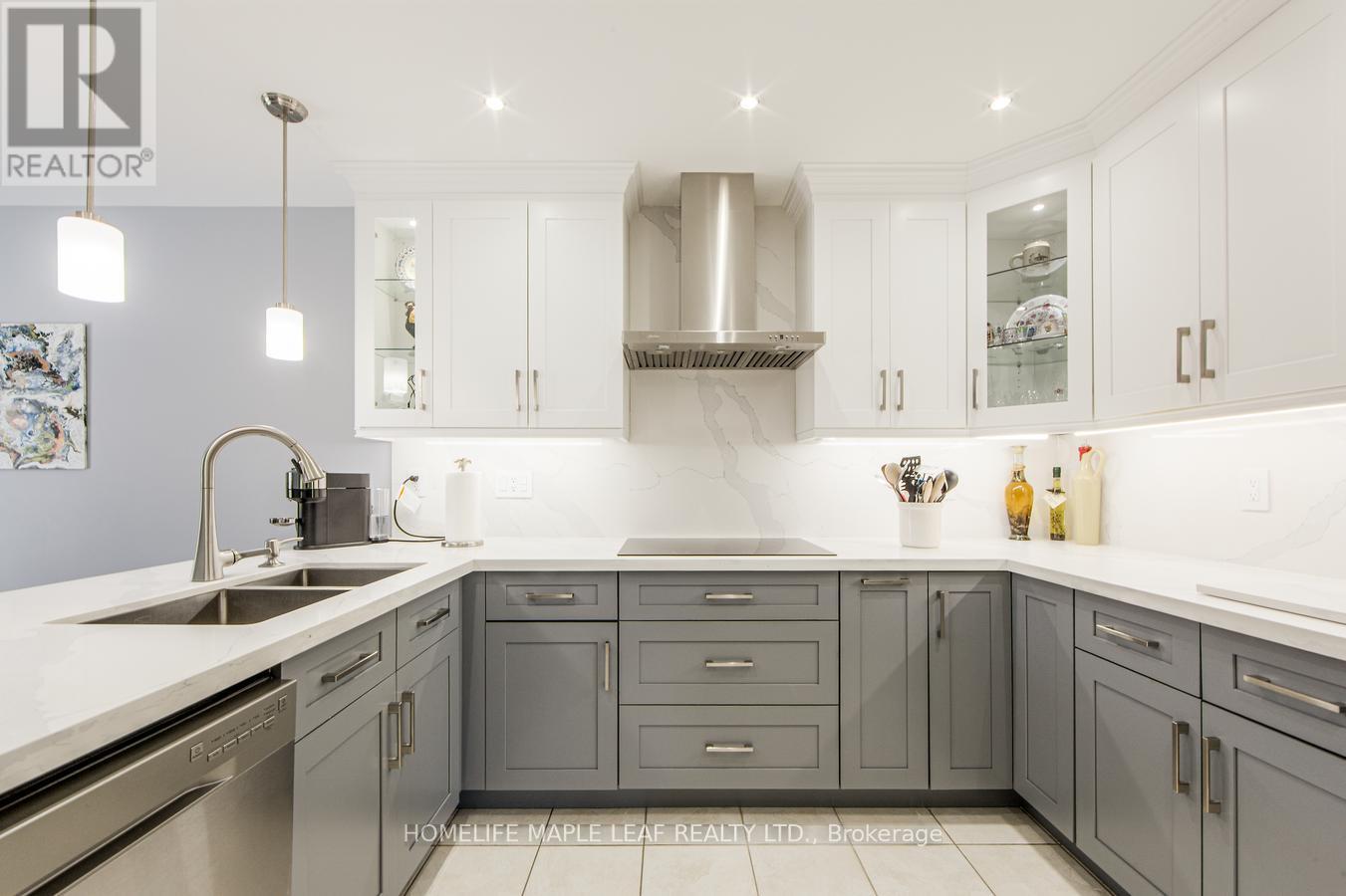 37 Saint Avenue, Bradford West Gwillimbury, Ontario  L3Z 3E6 - Photo 18 - N12490976