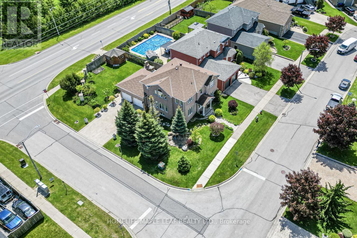 37 Saint Avenue, Bradford West Gwillimbury, Ontario  L3Z 3E6 - Photo 4 - N12490976