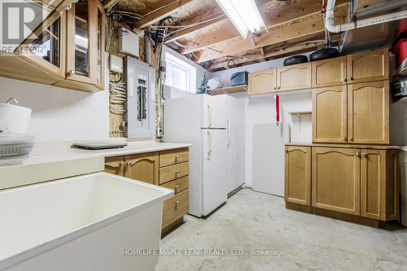 37 Saint Avenue, Bradford West Gwillimbury, Ontario  L3Z 3E6 - Photo 44 - N12490976