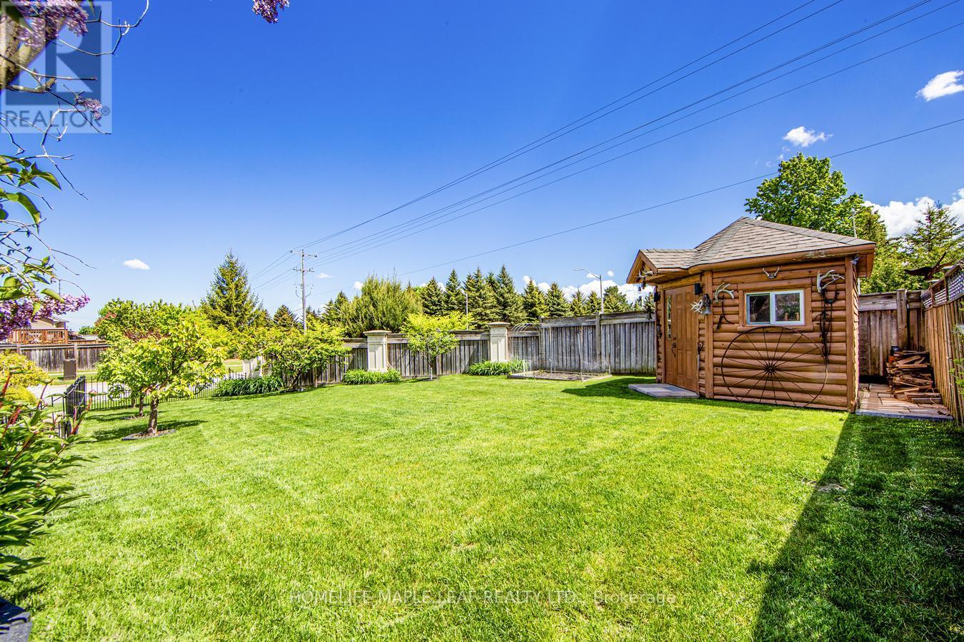 37 Saint Avenue, Bradford West Gwillimbury, Ontario  L3Z 3E6 - Photo 48 - N12490976