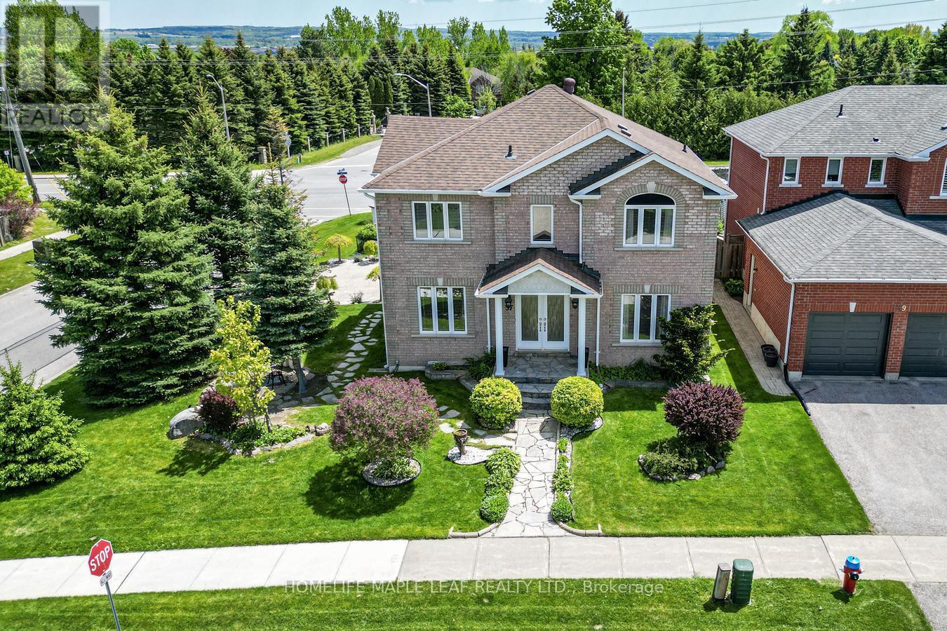 37 Saint Avenue, Bradford West Gwillimbury, Ontario  L3Z 3E6 - Photo 50 - N12490976