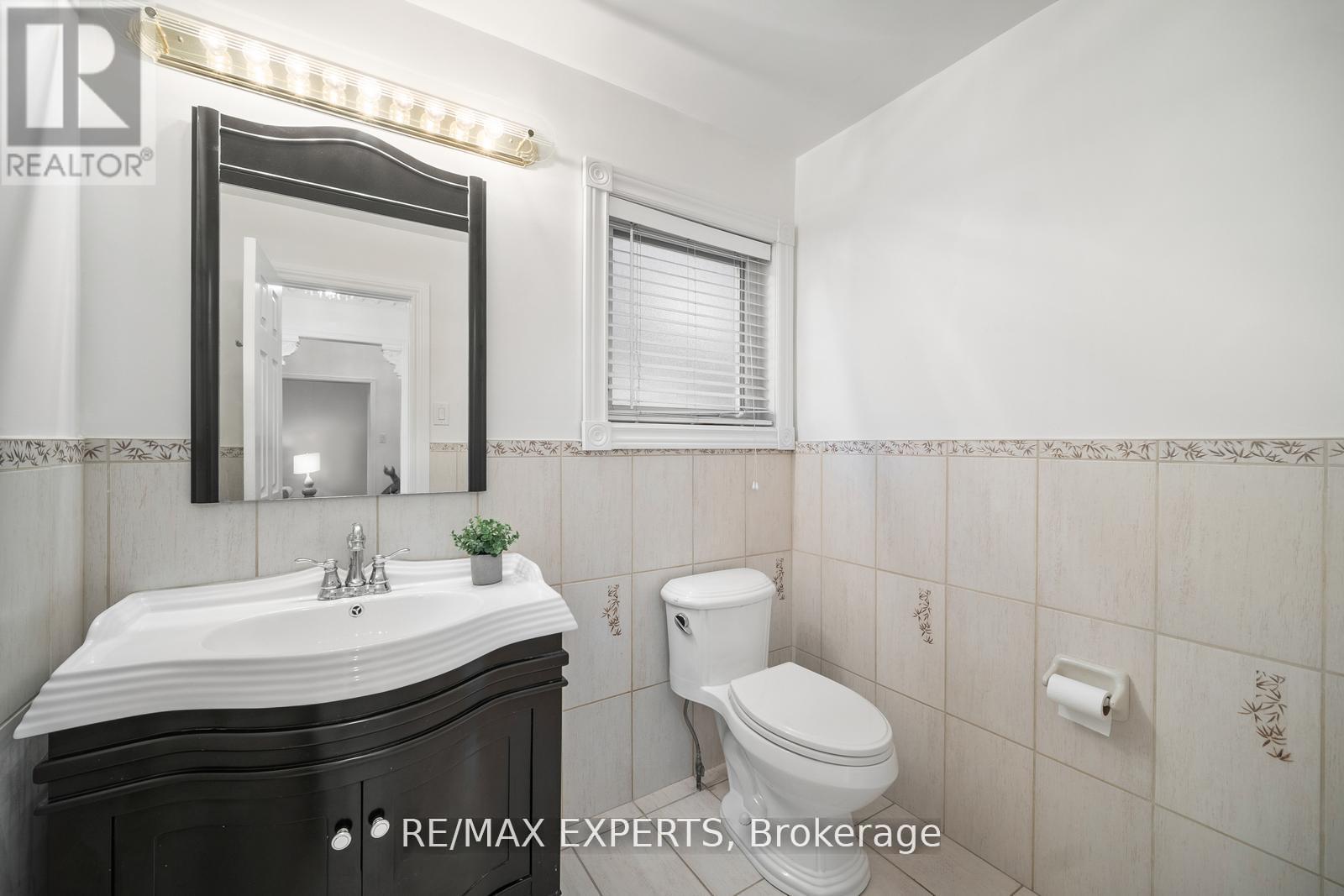 118 Chancellor Drive, Vaughan, Ontario  L4L 7N5 - Photo 19 - N12491004