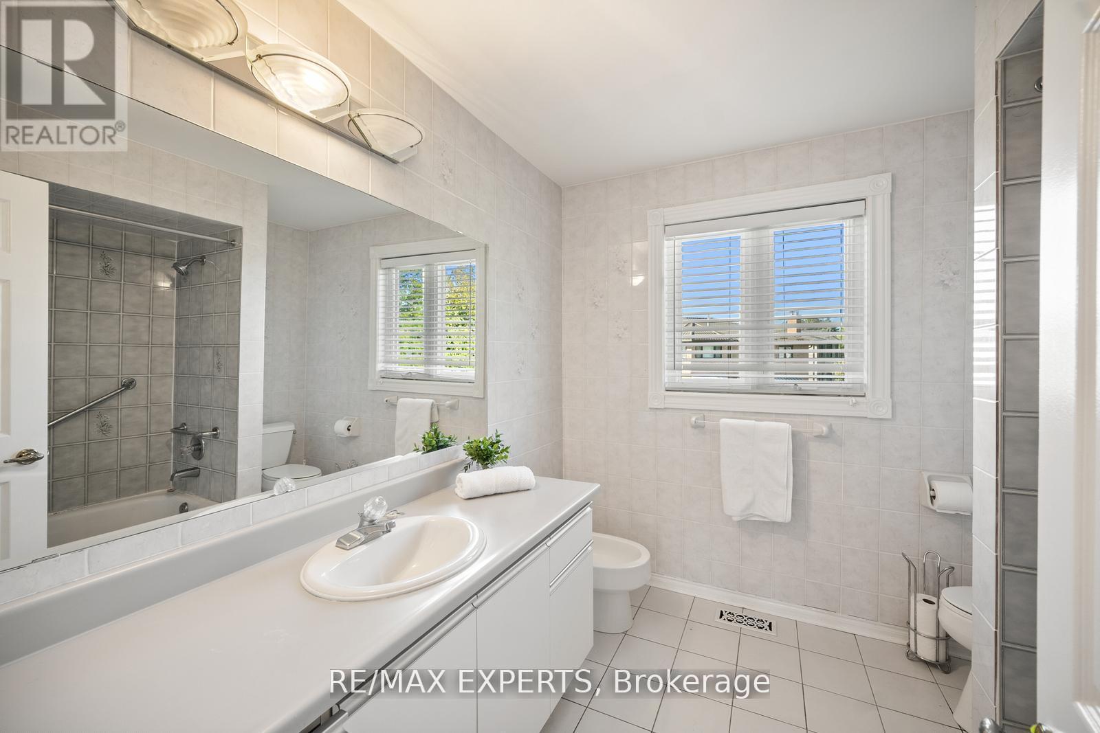 118 Chancellor Drive, Vaughan, Ontario  L4L 7N5 - Photo 22 - N12491004